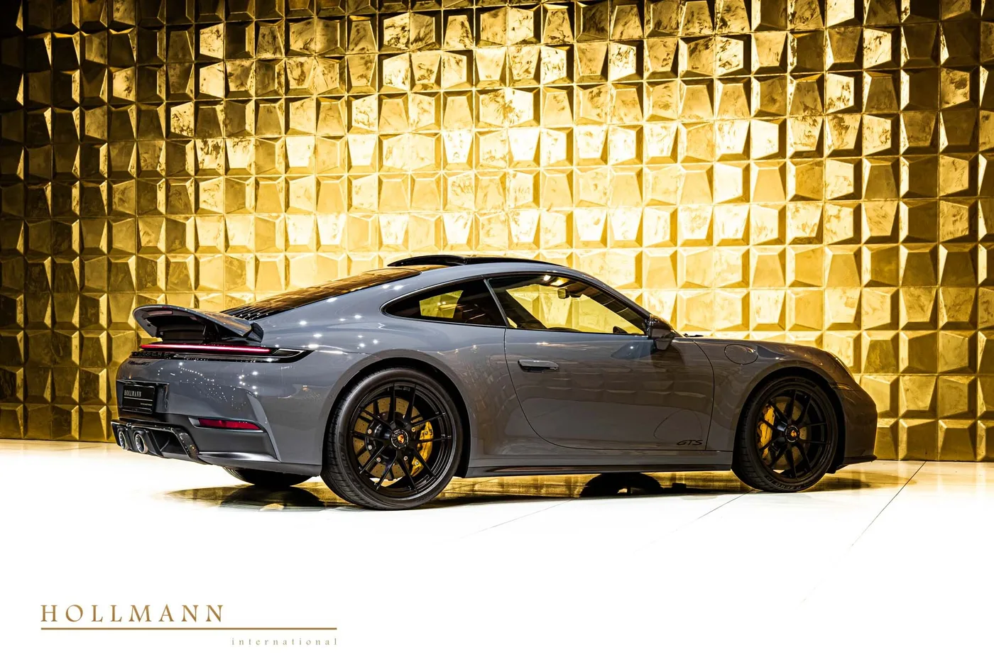 Porsche 911 Carrera GTS angeboten von einem Fachhändler in Stuhr, Deutschland, Foto 3 von 8