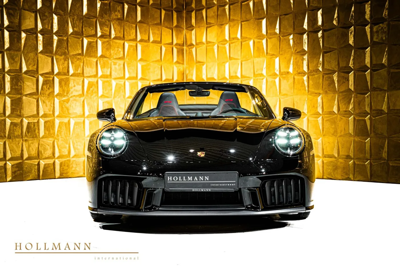 Porsche 911 Carrera GTS Cabriolet facelift proposée par un concessionnaire spécialisé à Stuhr, Allemagne, photo 3 sur 8