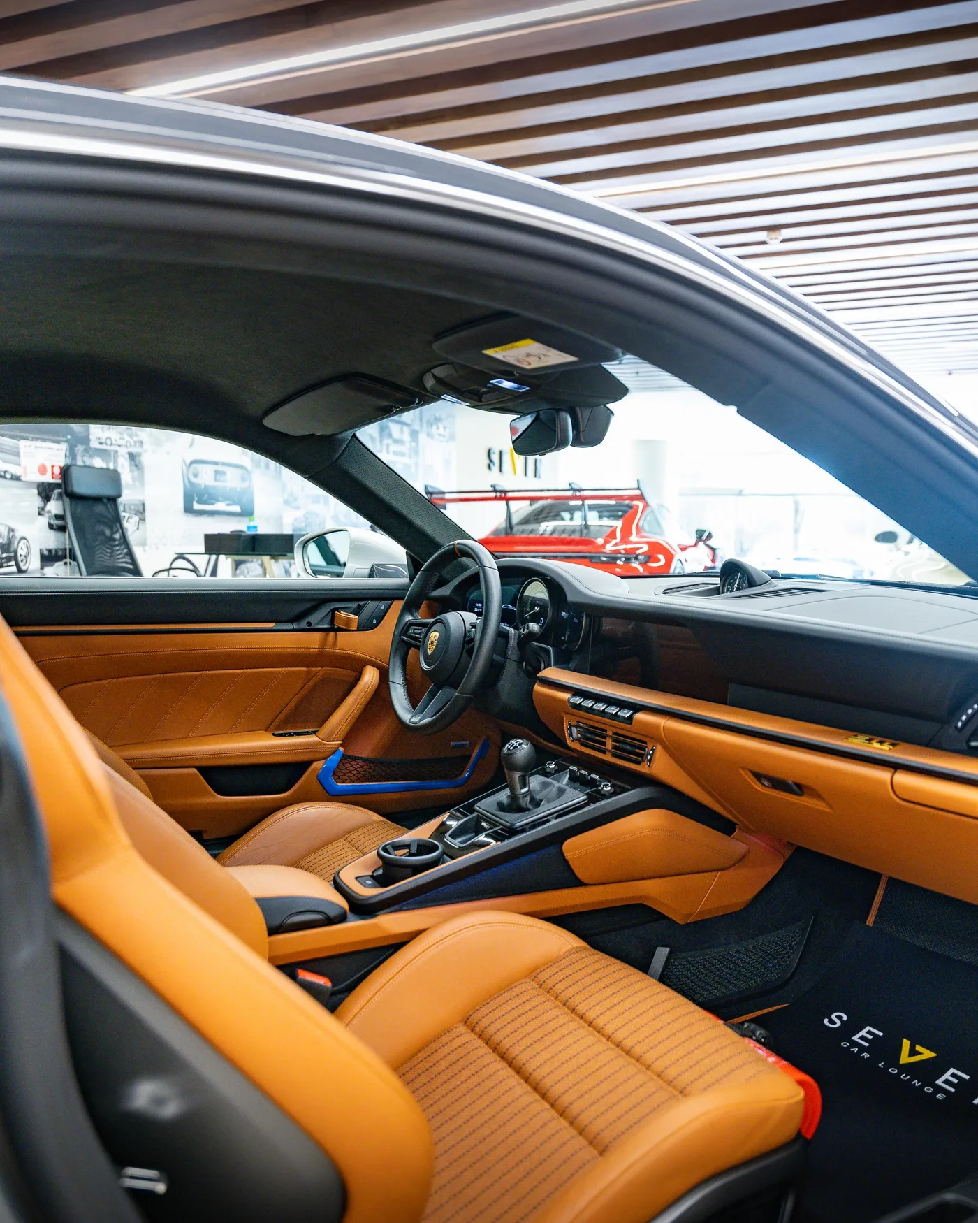 Porsche 911 S/T angeboten von einem Supersportwagenhändler in Riyadh, Saudi-Arabien, Foto 16 von 21