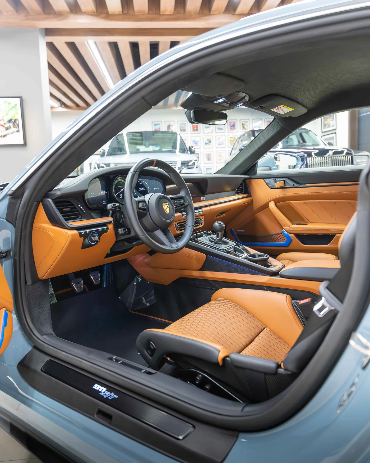 Porsche 911 S/T angeboten von einem Supersportwagenhändler in Riyadh, Saudi-Arabien, Foto 7 von 20