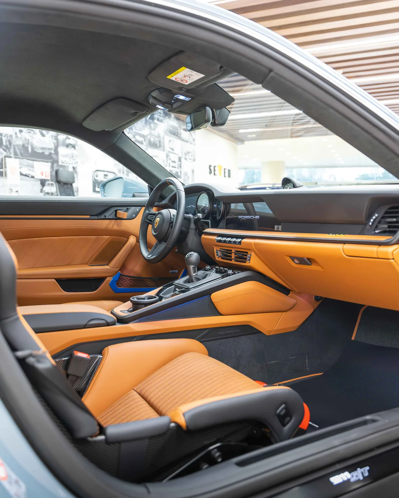 Porsche 911 S/T angeboten von einem Supersportwagenhändler in Riyadh, Saudi-Arabien, Foto 14 von 20