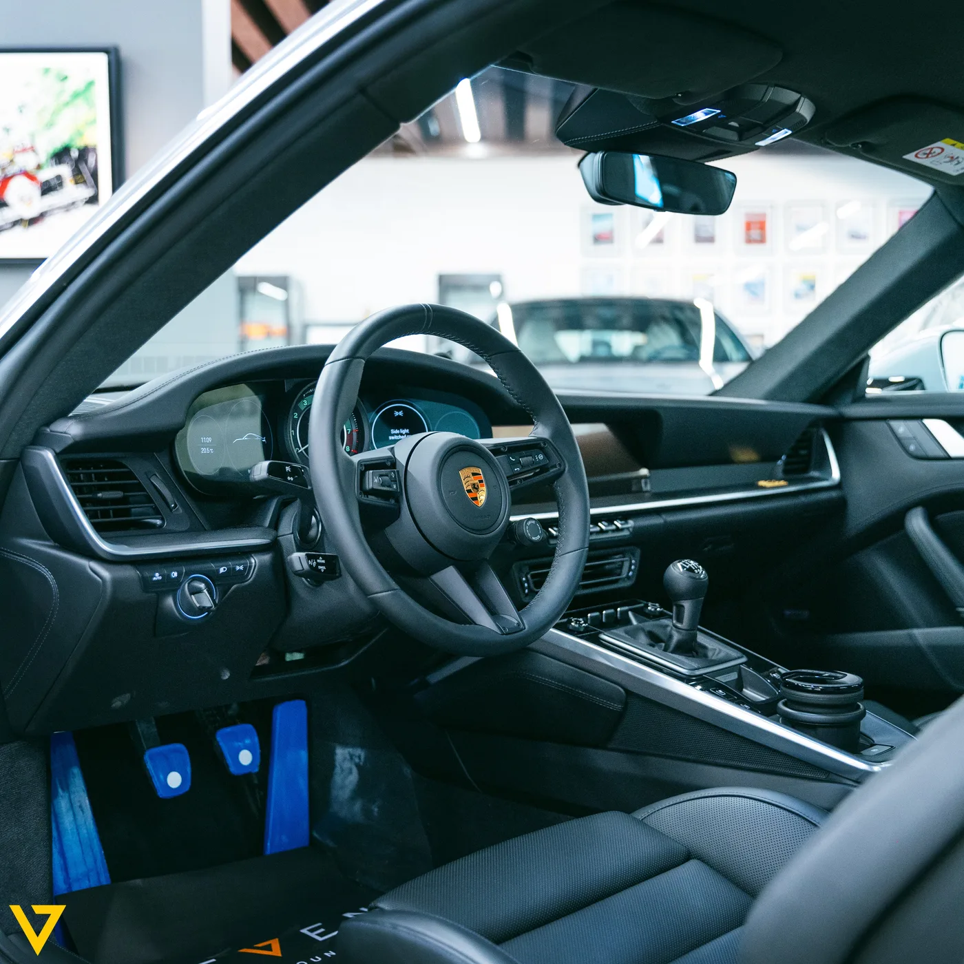 Porsche 911 Sport Classic offered by a supercar dealer in Riyadh, Saudi Arabia, photo 4 of 21