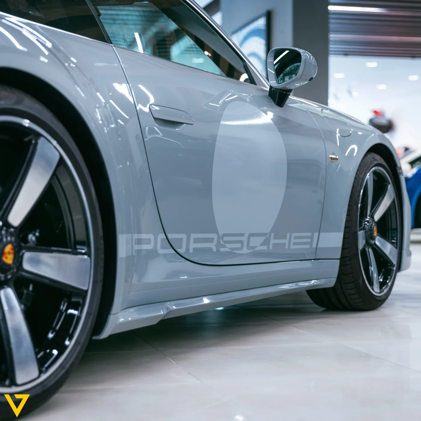 Porsche 911 Sport Classic offered by a supercar dealer in Riyadh, Saudi Arabia, photo 16 of 21
