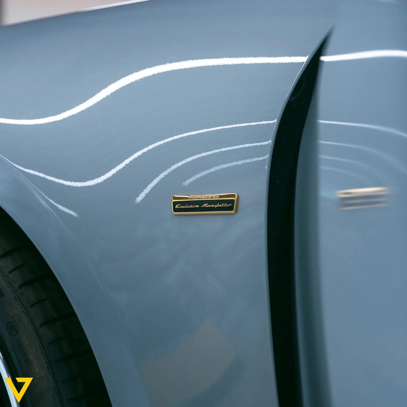 Porsche 911 Sport Classic offered by a supercar dealer in Riyadh, Saudi Arabia, photo 18 of 21