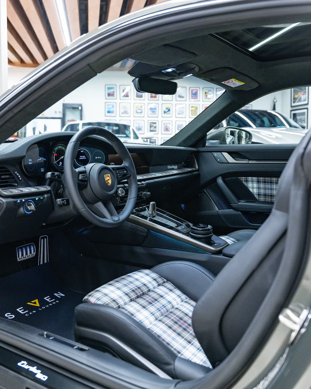 Porsche 911 Turbo 50 Years, 7/19