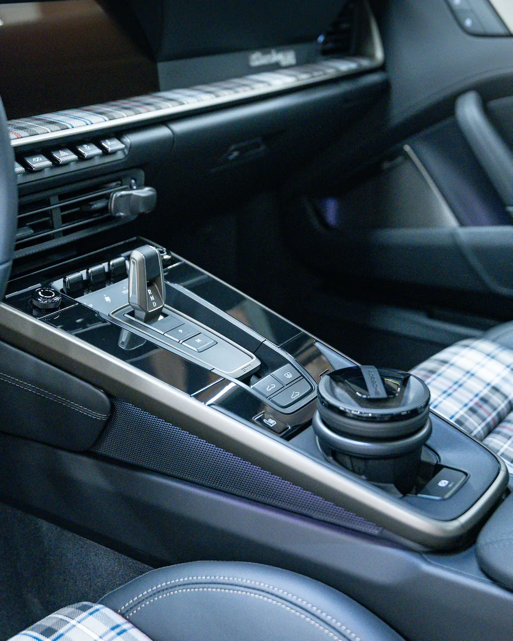 Porsche 911 Turbo 50 Years, 8/19