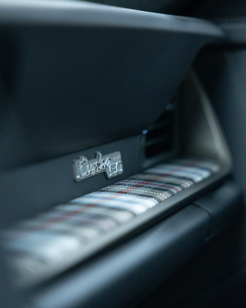 Porsche 911 Turbo 50 Years, 12/19
