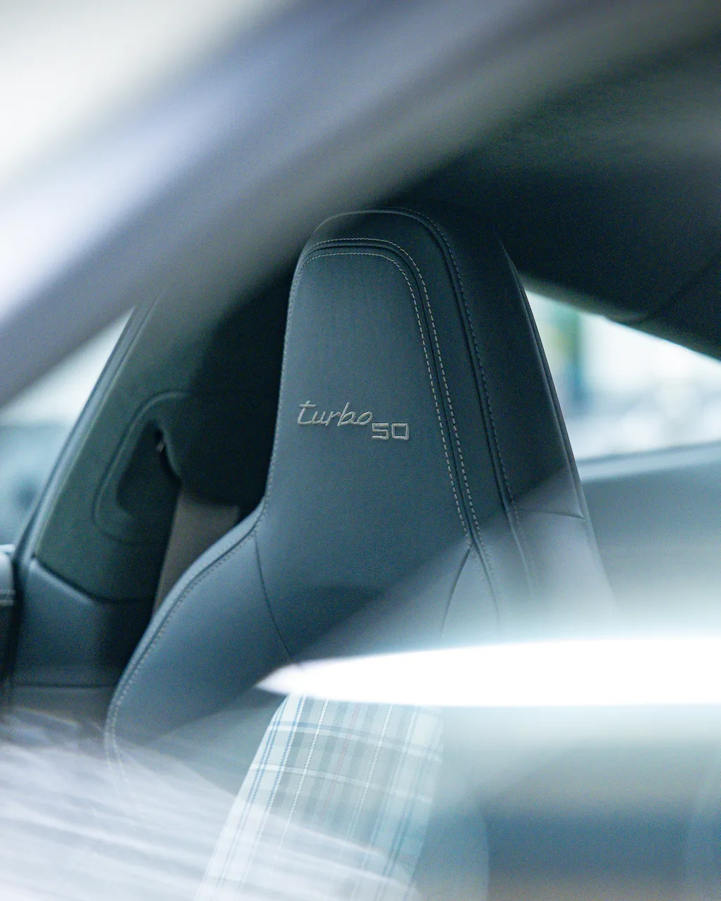Porsche 911 Turbo 50 Years, 18/19