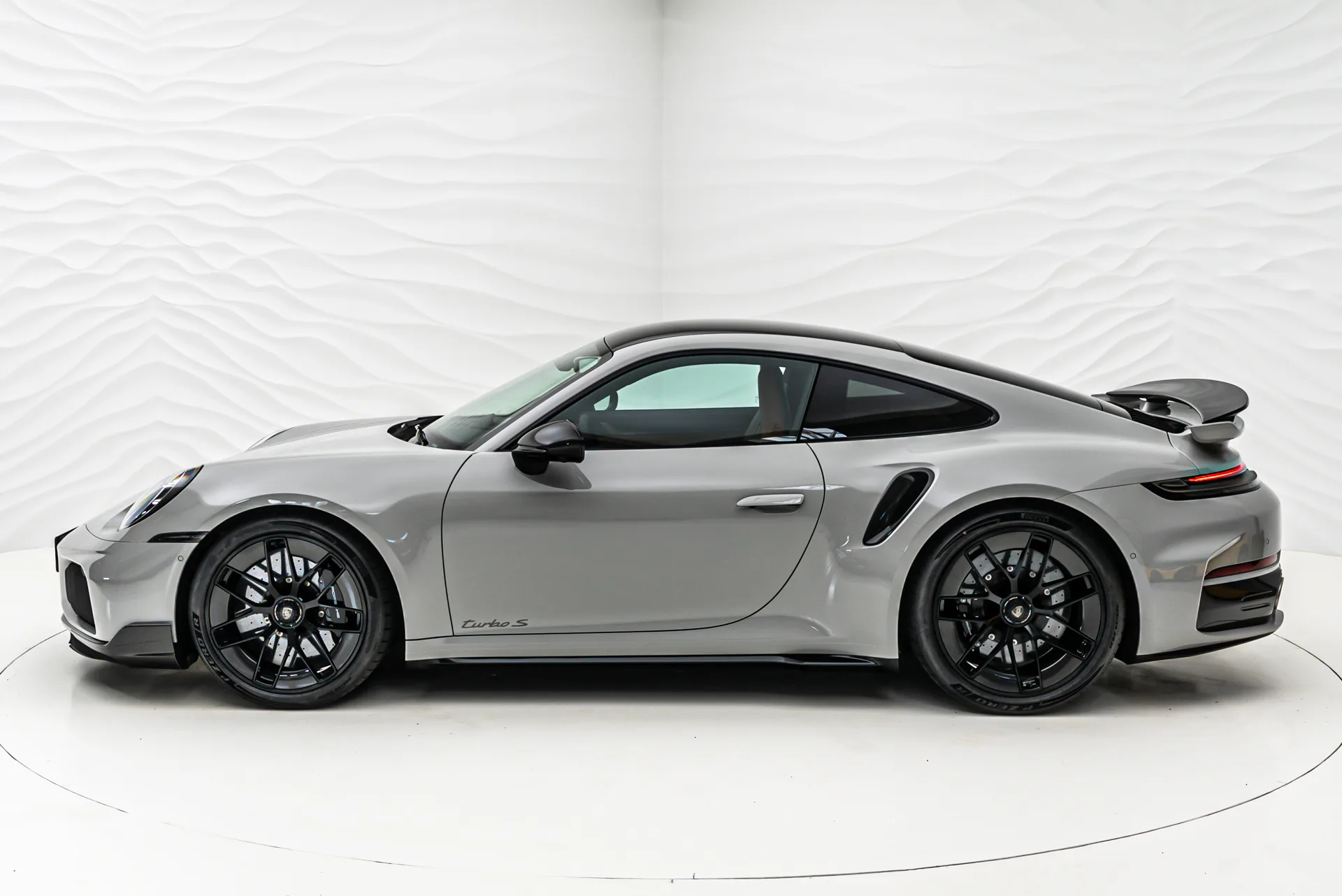Porsche 911 Turbo S, 3/30