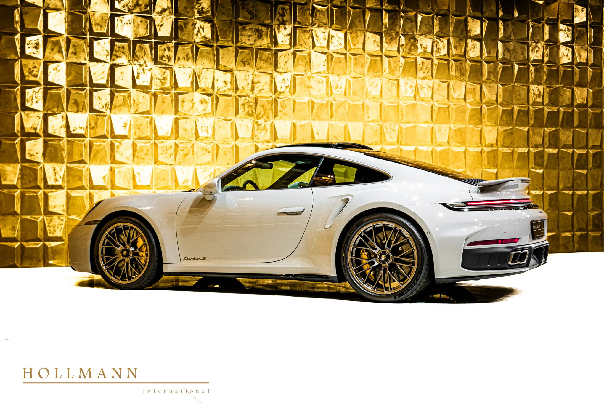 Porsche 911 Turbo S, 4/25
