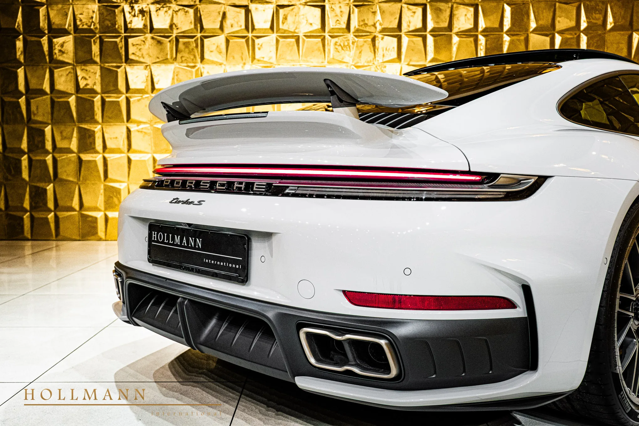 Porsche 911 Turbo S, 6/25