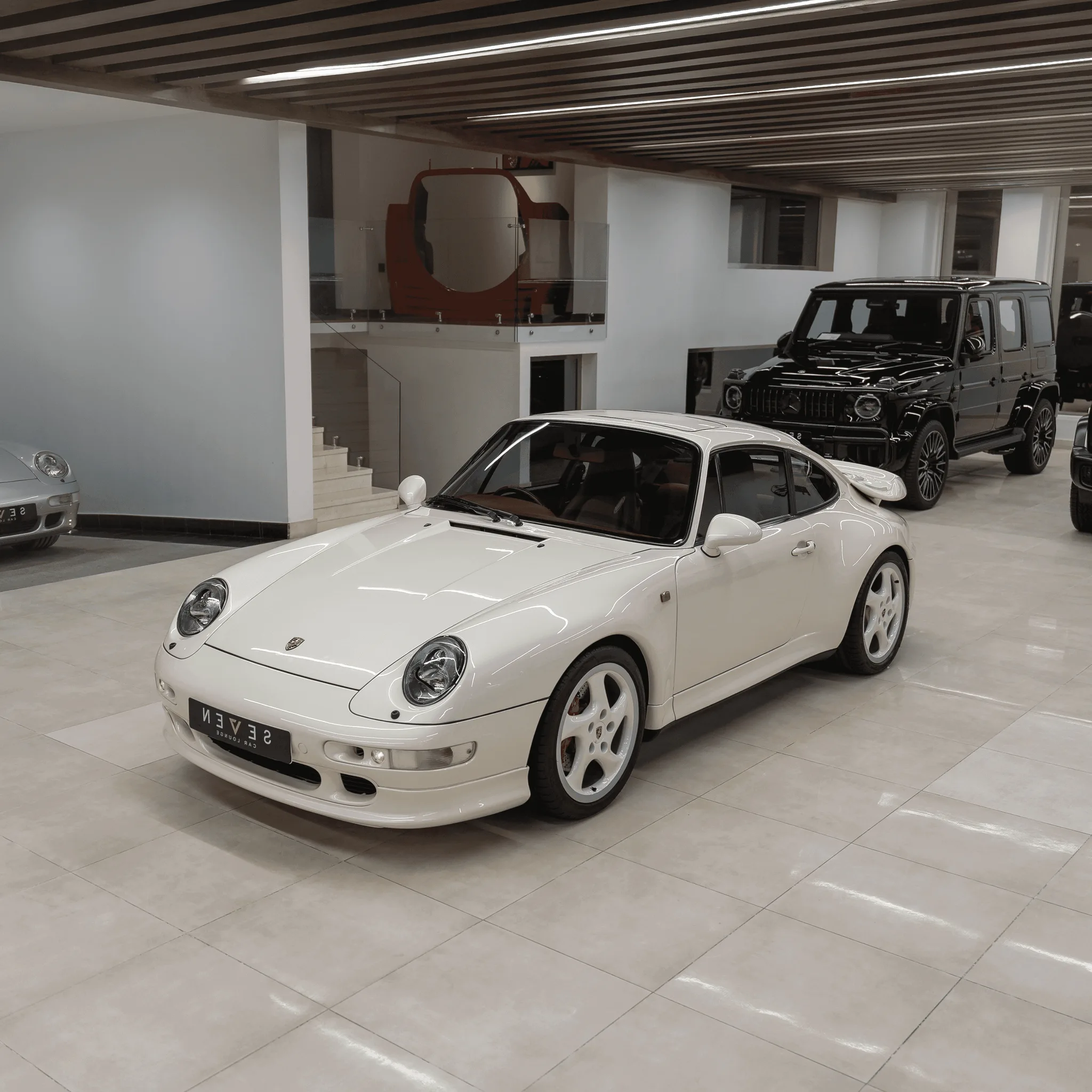 Porsche 911 Turbo angeboten von einem Supersportwagenhändler in Riyadh, Saudi-Arabien, Hauptfoto