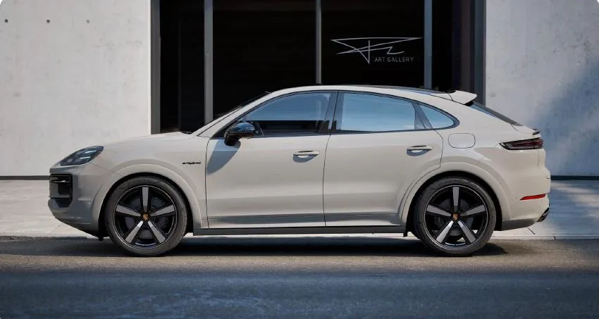 Porsche Cayenne E-Hybrid Coupé Black Edition, 2/6