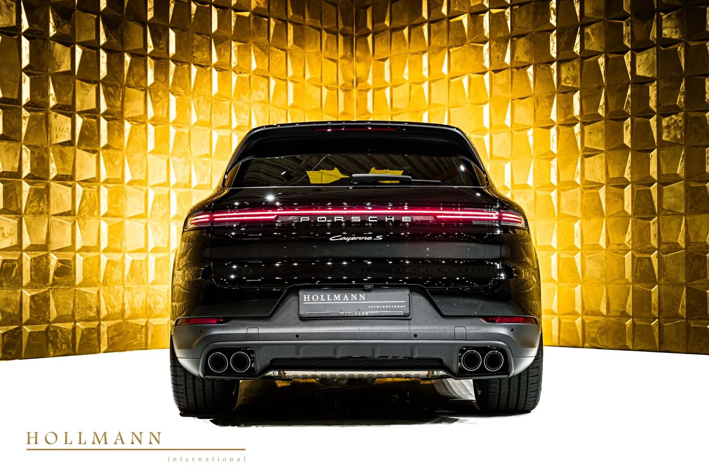 Porsche Cayenne S facelift offered by a specialist dealer in Stuhr, Germany, photo 3 of 8