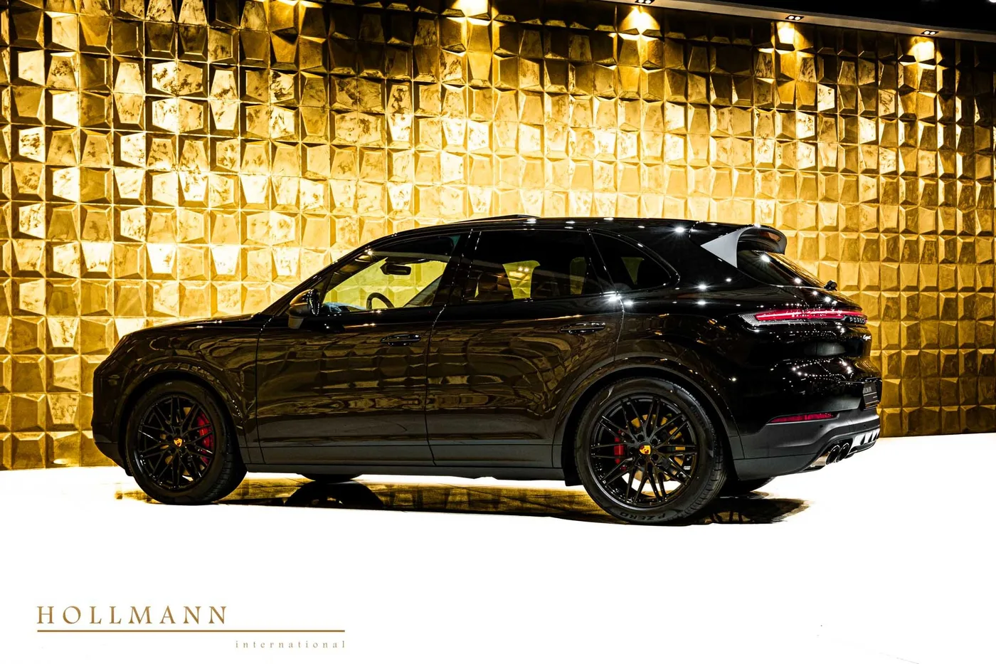 Porsche Cayenne S facelift offered by a specialist dealer in Stuhr, Germany, photo 4 of 8