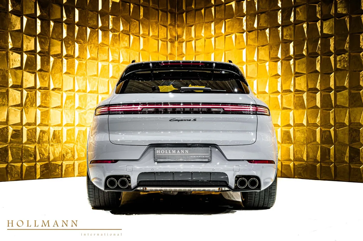 Porsche Cayenne S facelift offered by a specialist dealer in Stuhr, Germany, photo 4 of 8