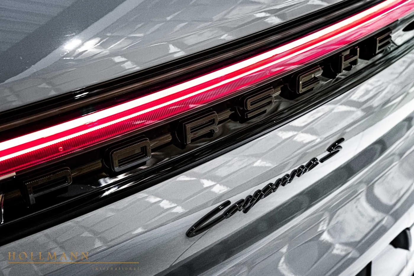 Porsche Cayenne S facelift offered by a specialist dealer in Stuhr, Germany, photo 7 of 8