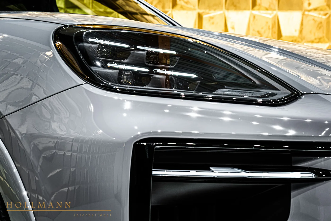 Porsche Cayenne S facelift offered by a specialist dealer in Stuhr, Germany, photo 8 of 8