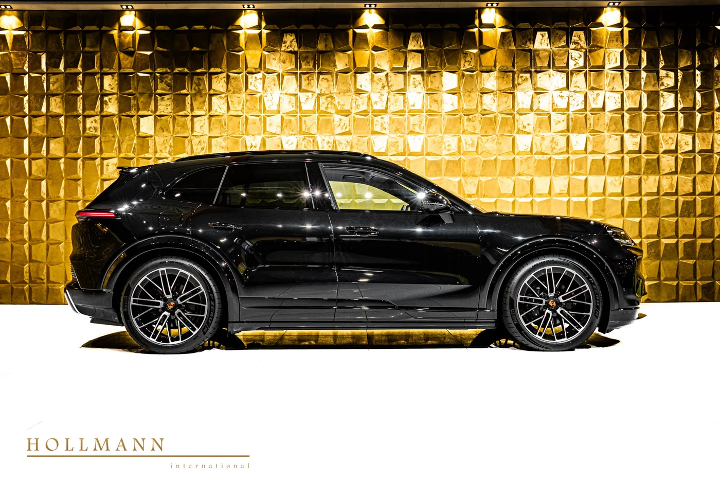 Porsche Cayenne Electric angeboten von einem Fachhändler in Stuhr, Deutschland, Foto 8 von 25