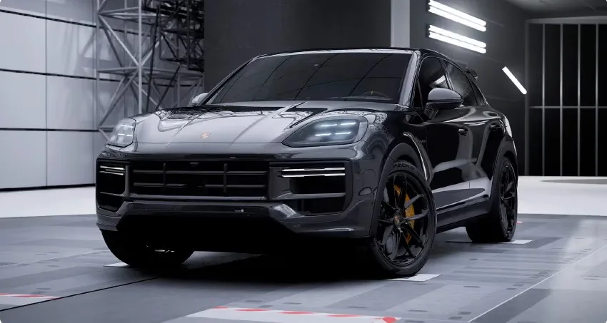 Porsche Cayenne Turbo E-Hybrid Coupé GT-Paket proposée par un concessionnaire spécialisé à Täby, Suède, photo principale