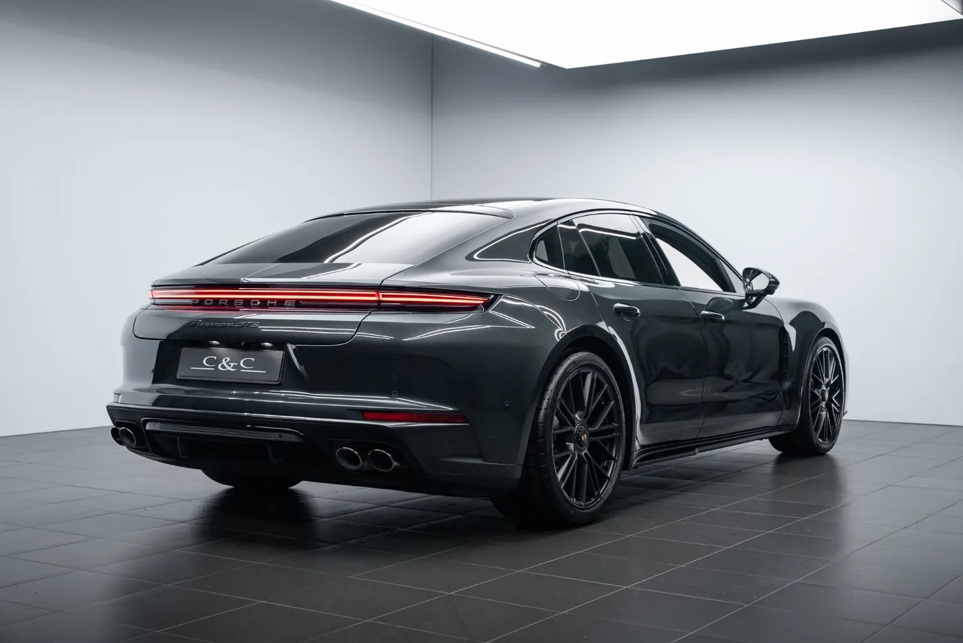 Porsche Panamera GTS offered by a specialist dealer in Putzbrunn, Germany, photo 3 of 15