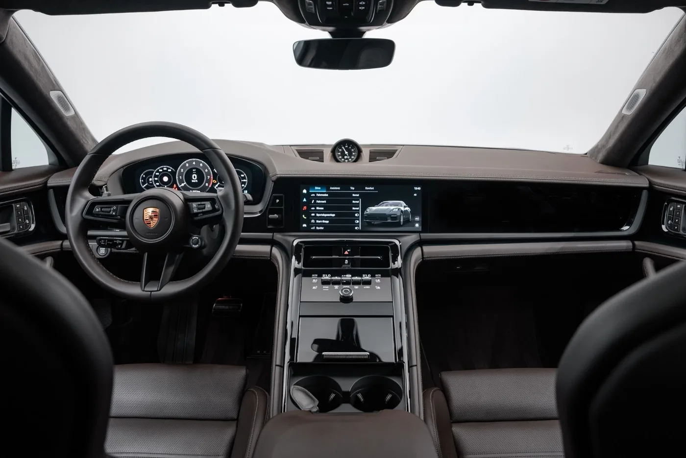 Porsche Panamera GTS offered by a specialist dealer in Putzbrunn, Germany, photo 6 of 15