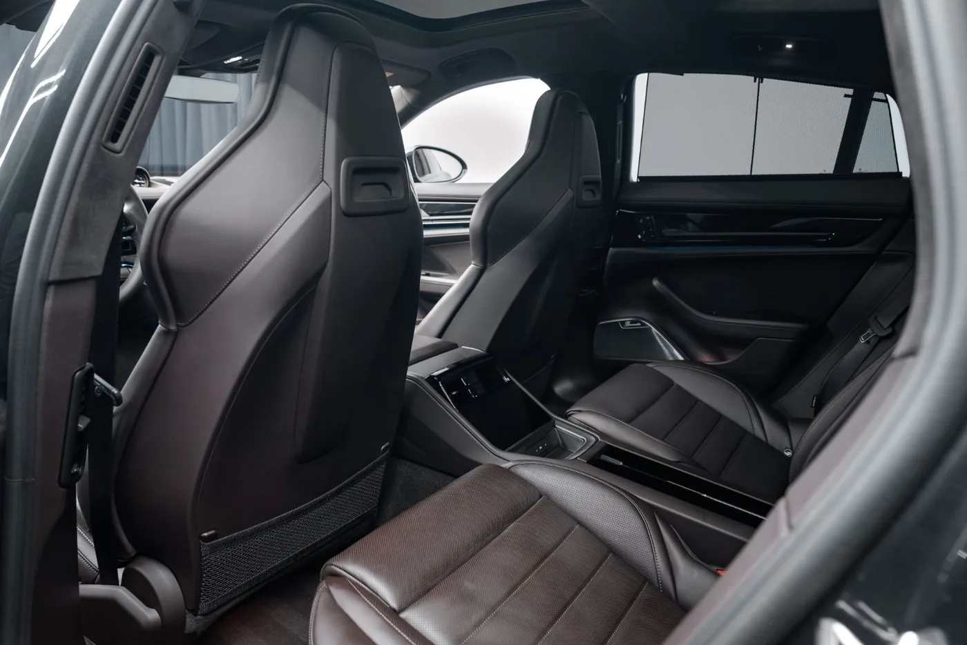 Porsche Panamera GTS offered by a specialist dealer in Putzbrunn, Germany, photo 10 of 15