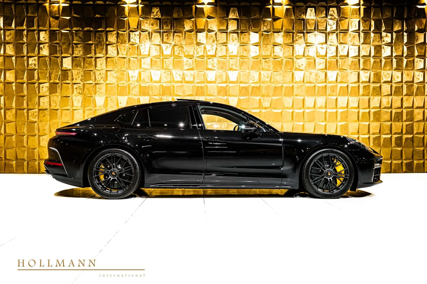 Porsche Panamera GTS proposée par un concessionnaire spécialisé à Stuhr, Allemagne, photo 3 sur 8