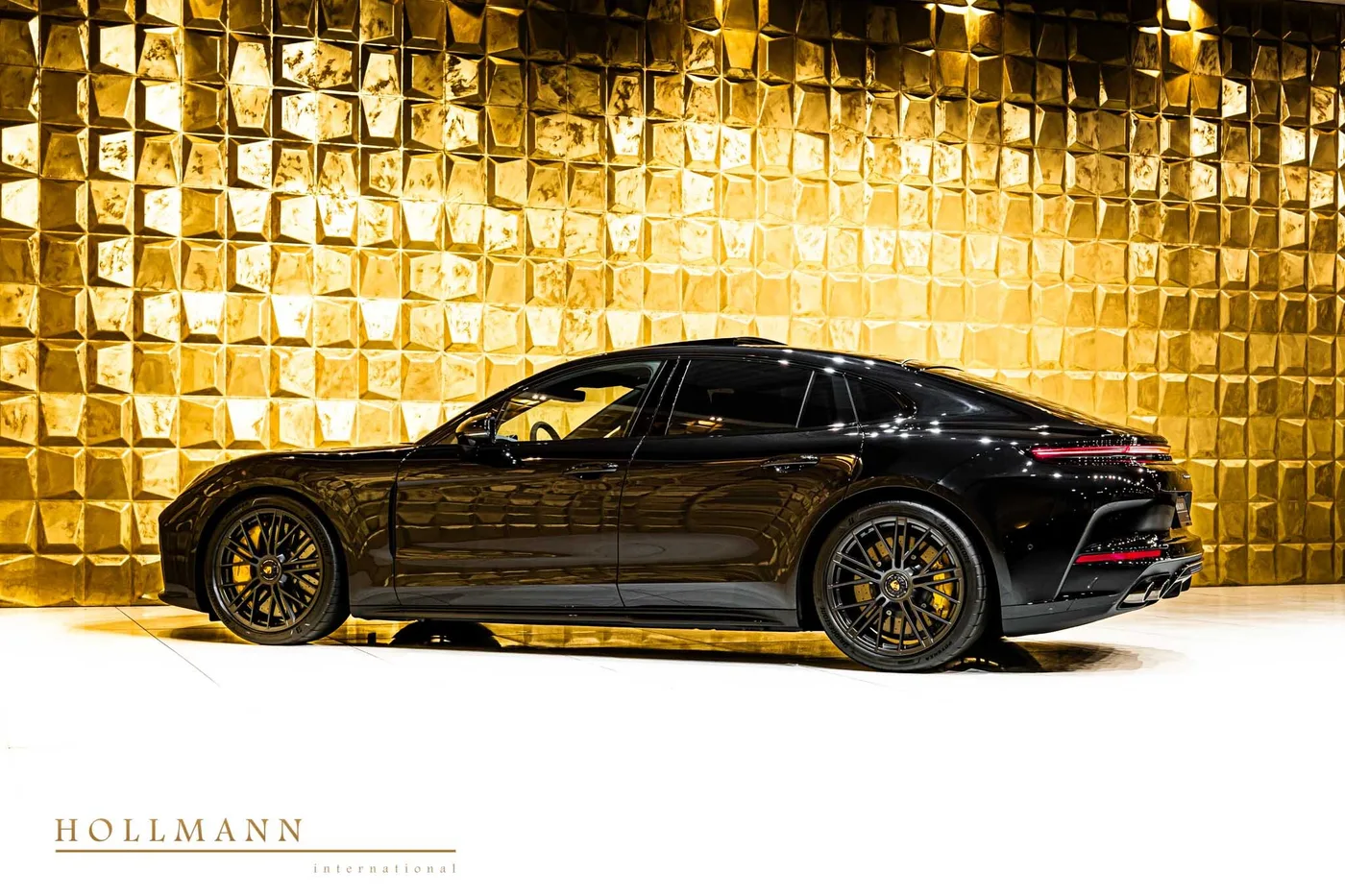 Porsche Panamera GTS proposée par un concessionnaire spécialisé à Stuhr, Allemagne, photo 5 sur 8