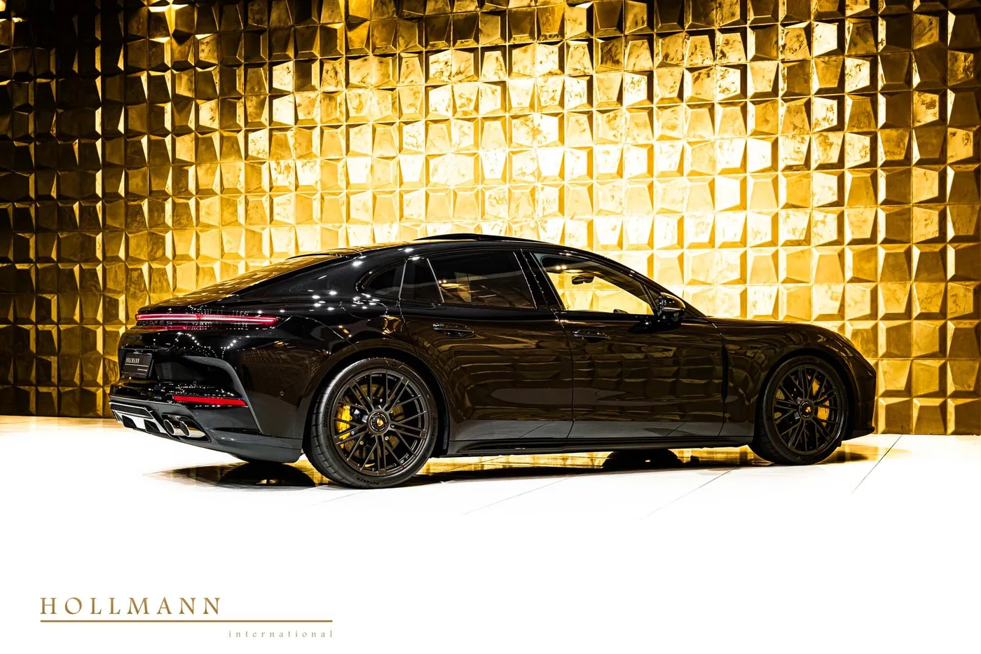 Porsche Panamera GTS proposée par un concessionnaire spécialisé à Stuhr, Allemagne, photo 7 sur 8