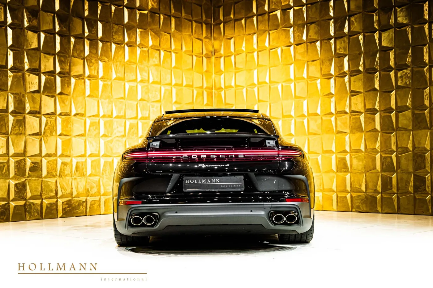 Porsche Panamera 4 proposée par un concessionnaire spécialisé à Stuhr, Allemagne, photo 4 sur 8