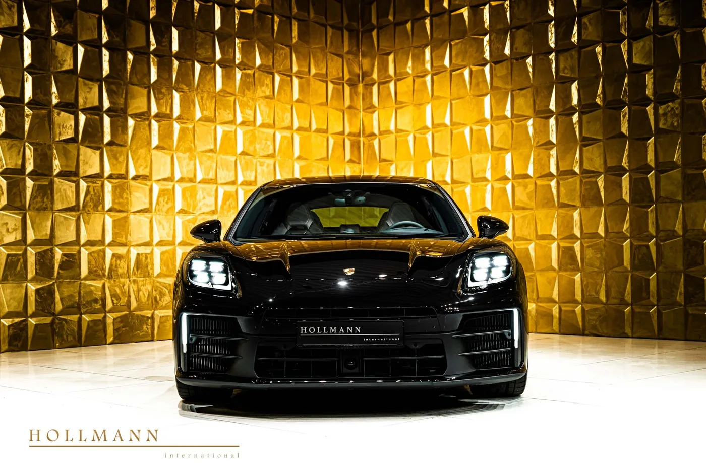 Porsche Panamera 4 proposée par un concessionnaire spécialisé à Stuhr, Allemagne, photo 8 sur 8