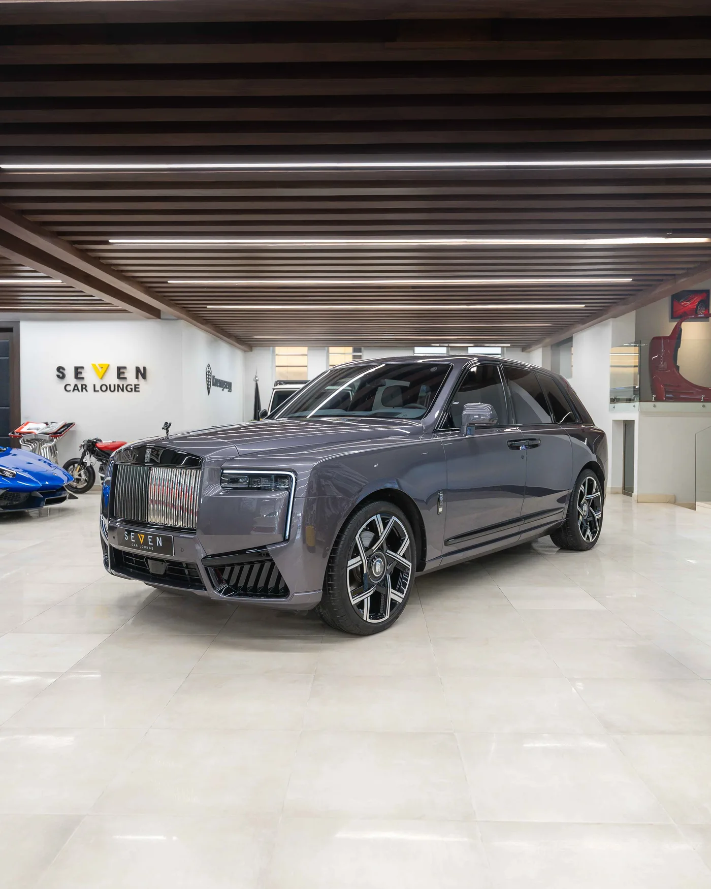 2027 Rolls-Royce Cullinan Black Badge angeboten von einem Supersportwagenhändler in Riyadh, Saudi-Arabien, Foto 3 von 19