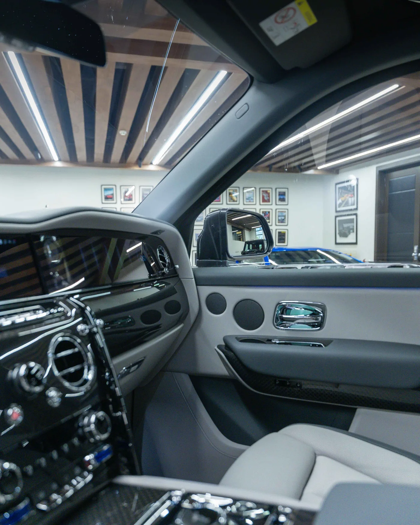 2027 Rolls-Royce Cullinan Black Badge angeboten von einem Supersportwagenhändler in Riyadh, Saudi-Arabien, Foto 8 von 19