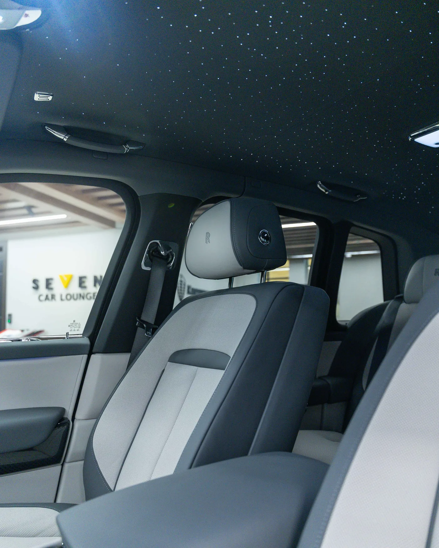 2027 Rolls-Royce Cullinan Black Badge angeboten von einem Supersportwagenhändler in Riyadh, Saudi-Arabien, Foto 12 von 19