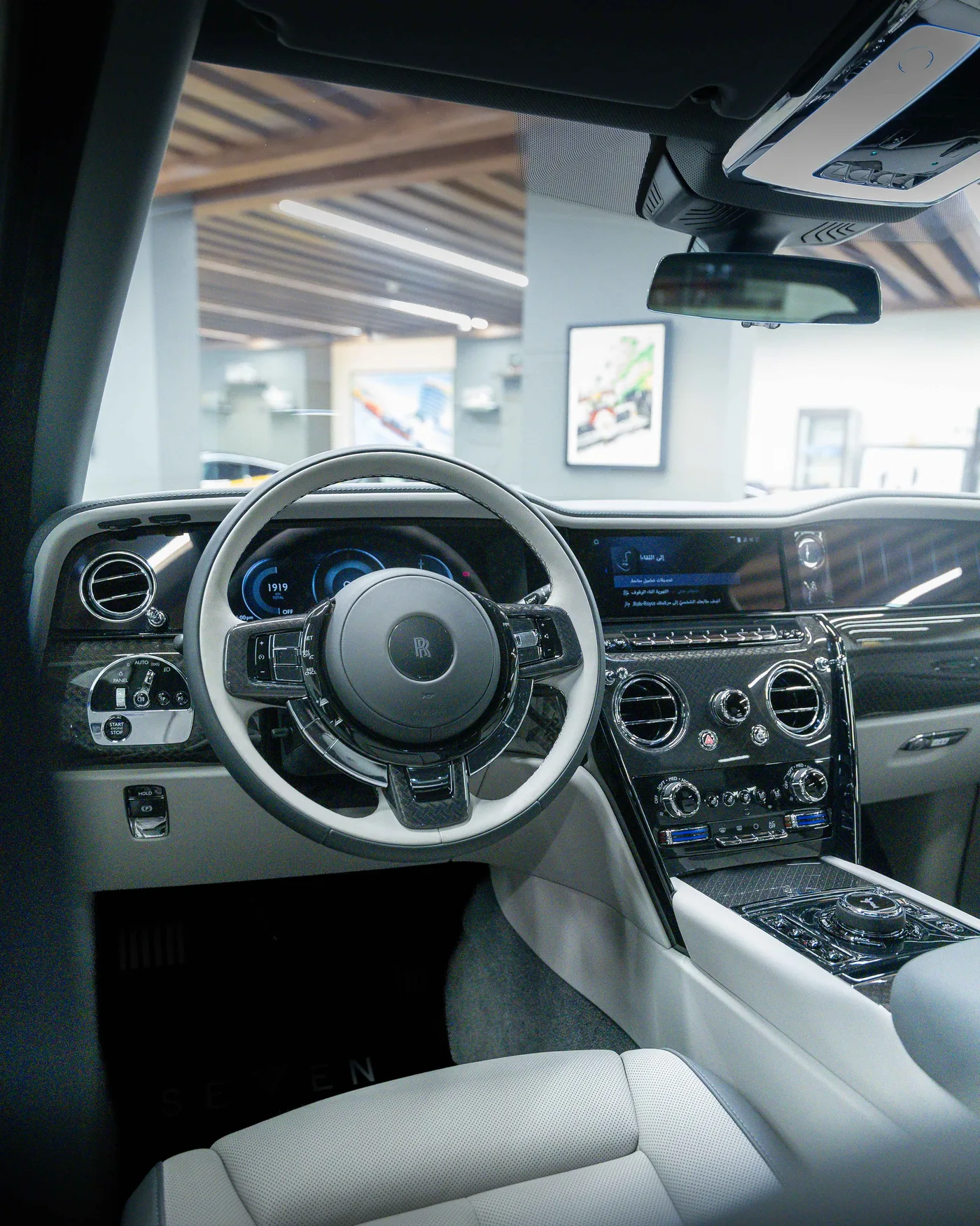 2027 Rolls-Royce Cullinan Black Badge angeboten von einem Supersportwagenhändler in Riyadh, Saudi-Arabien, Foto 15 von 19