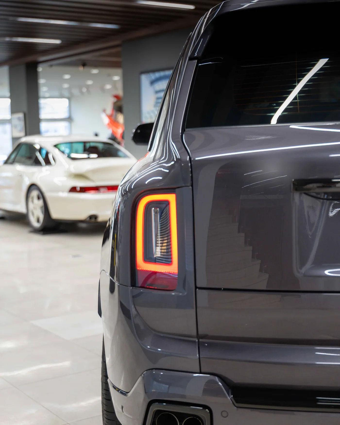2027 Rolls-Royce Cullinan Black Badge angeboten von einem Supersportwagenhändler in Riyadh, Saudi-Arabien, Foto 17 von 19