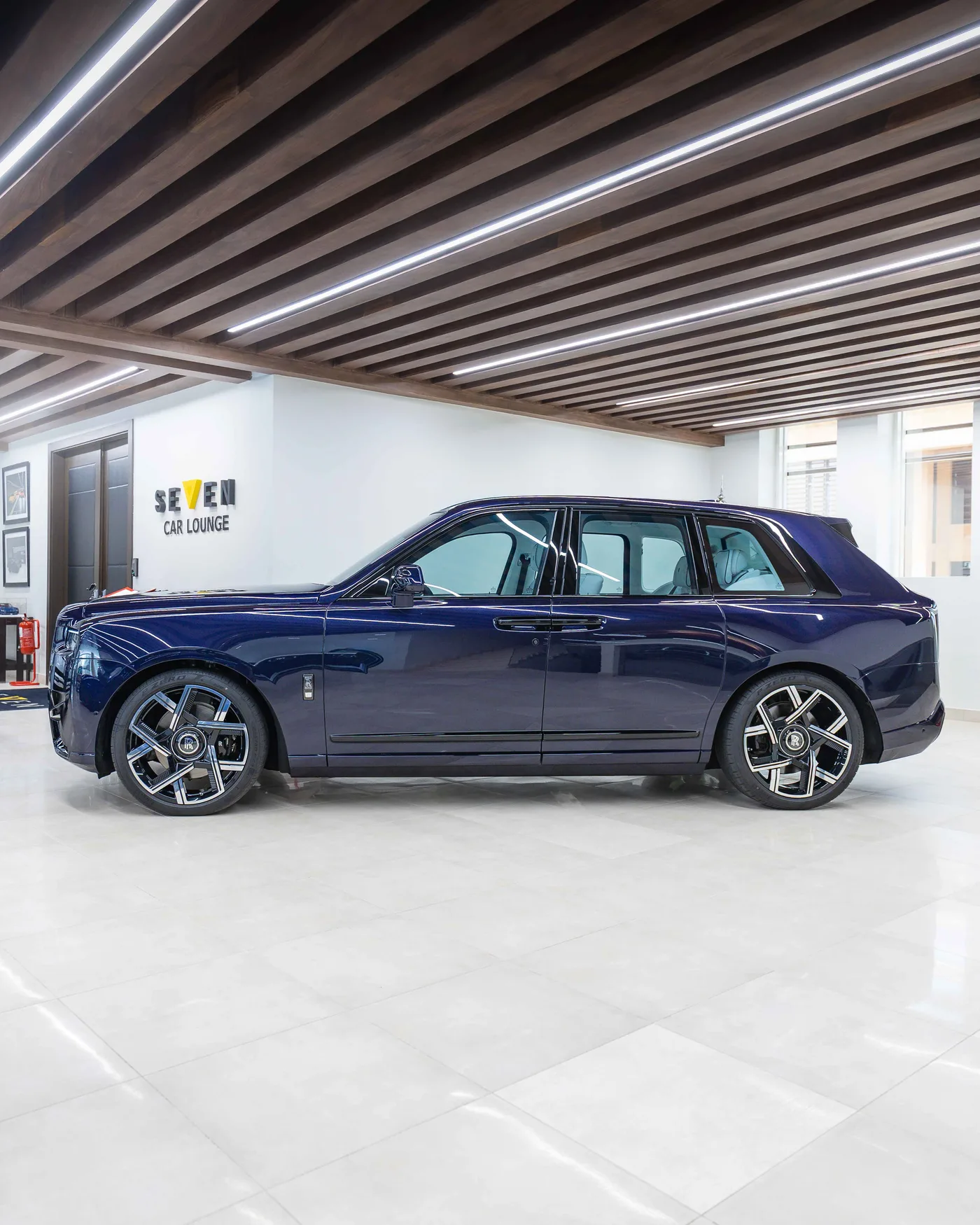 2026 Rolls-Royce Cullinan Black Badge angeboten von einem Supersportwagenhändler in Riyadh, Saudi-Arabien, Foto 2 von 16