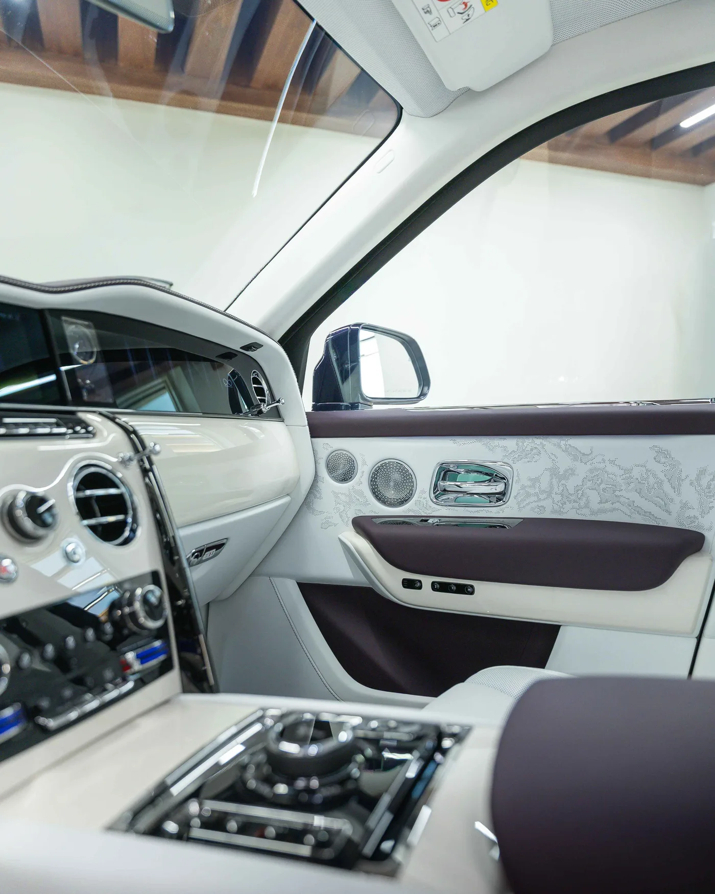 2026 Rolls-Royce Cullinan Black Badge angeboten von einem Supersportwagenhändler in Riyadh, Saudi-Arabien, Foto 8 von 16