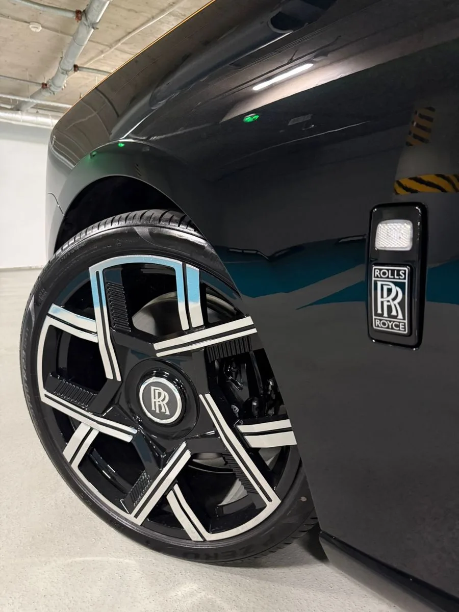 Rolls-Royce Cullinan offered by a specialist dealer in Putzbrunn, Germany, photo 3 of 10