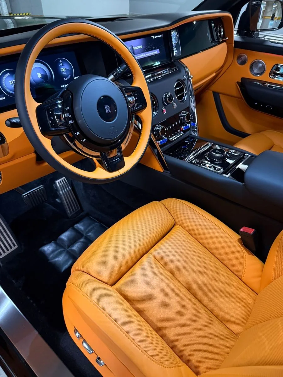 Rolls-Royce Cullinan offered by a specialist dealer in Putzbrunn, Germany, photo 5 of 10