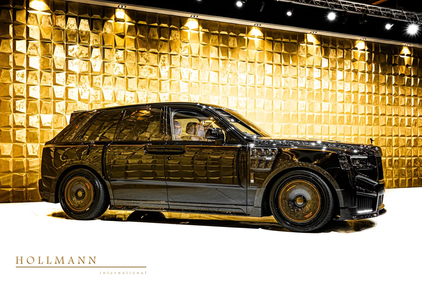 Rolls-Royce Cullinan angeboten von einem Fachhändler in Stuhr, Deutschland, Foto 2 von 8