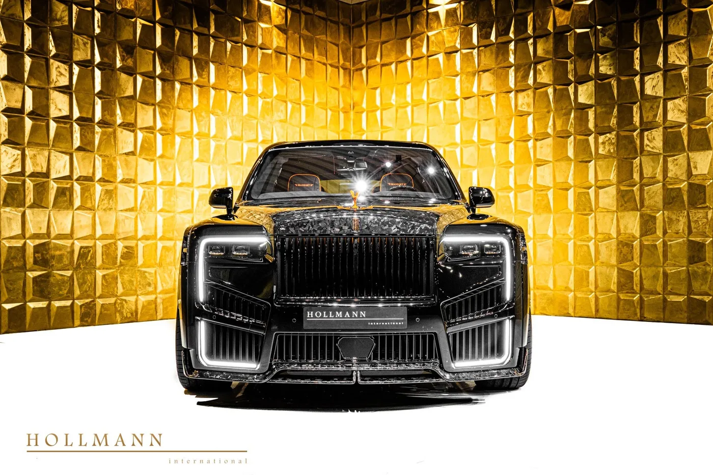 Rolls-Royce Cullinan angeboten von einem Fachhändler in Stuhr, Deutschland, Foto 3 von 8