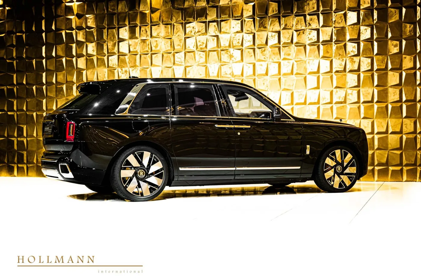 Rolls-Royce Cullinan armoured VR6 offered by a specialist dealer in Stuhr, Germany, photo 6 of 8