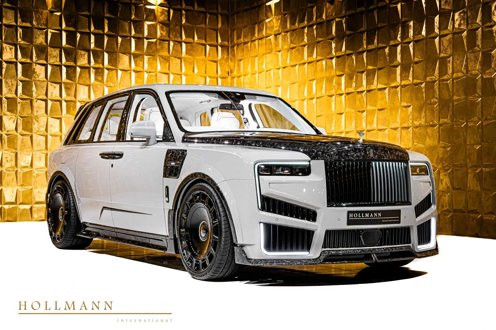 Rolls-Royce Cullinan angeboten von einem Fachhändler in Stuhr, Deutschland, Hauptfoto