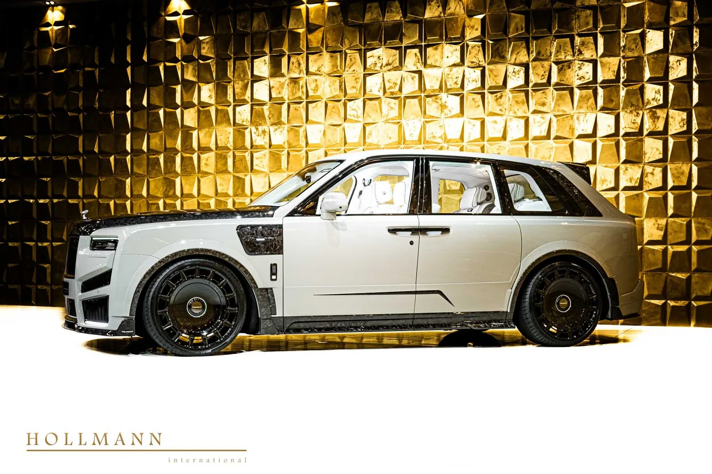 Rolls-Royce Cullinan angeboten von einem Fachhändler in Stuhr, Deutschland, Foto 4 von 8