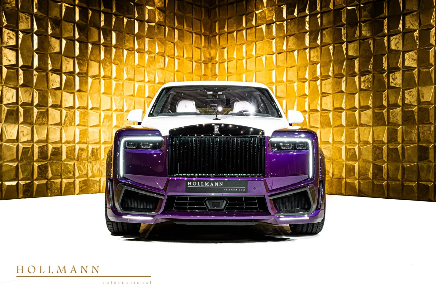Rolls-Royce Cullinan Black Badge angeboten von einem Fachhändler in Stuhr, Deutschland, Foto 3 von 8