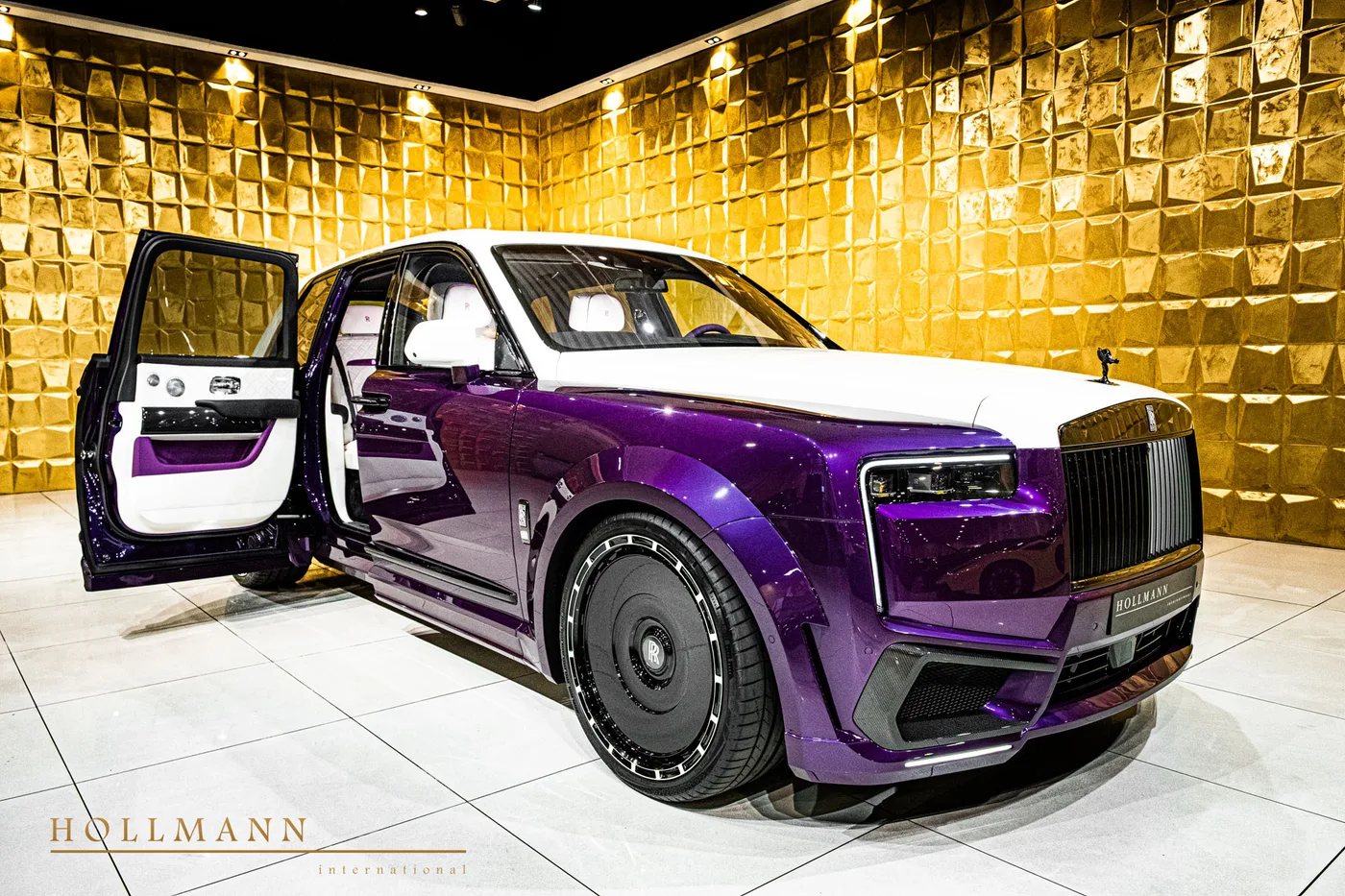 Rolls-Royce Cullinan Black Badge angeboten von einem Fachhändler in Stuhr, Deutschland, Foto 7 von 8