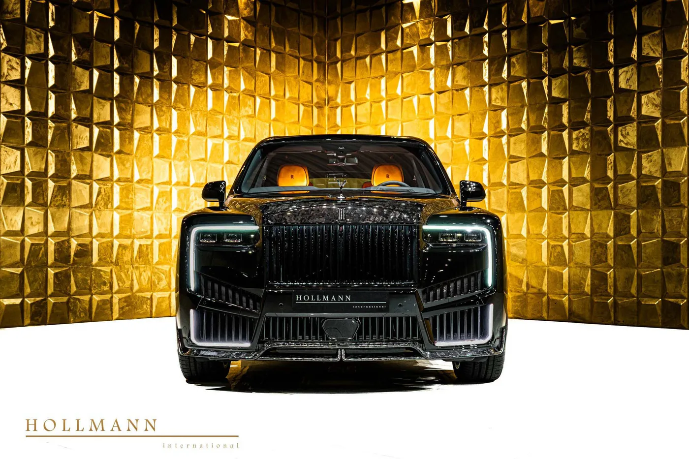 Rolls-Royce Cullinan angeboten von einem Fachhändler in Stuhr, Deutschland, Foto 2 von 8