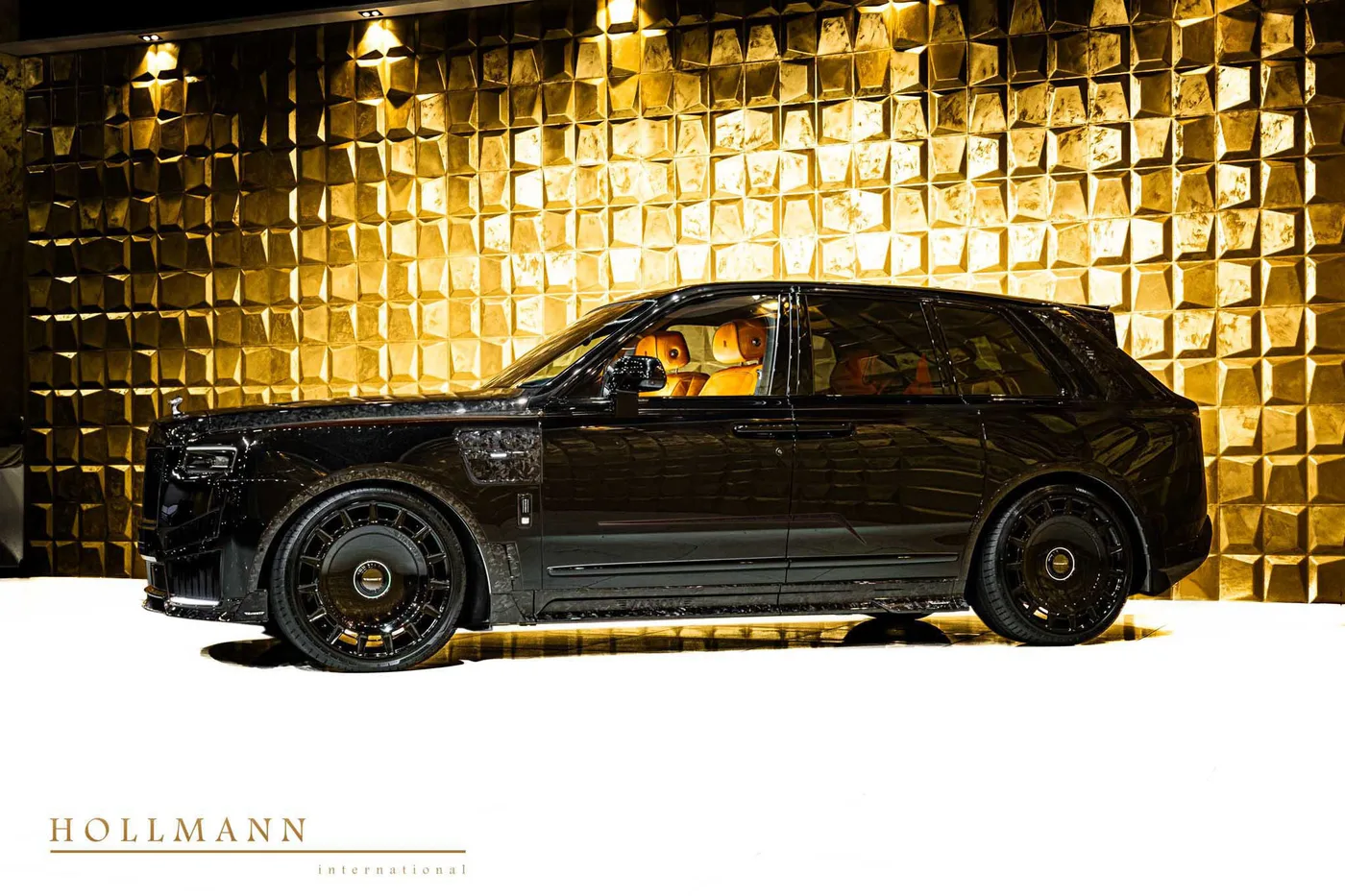 Rolls-Royce Cullinan angeboten von einem Fachhändler in Stuhr, Deutschland, Foto 3 von 8
